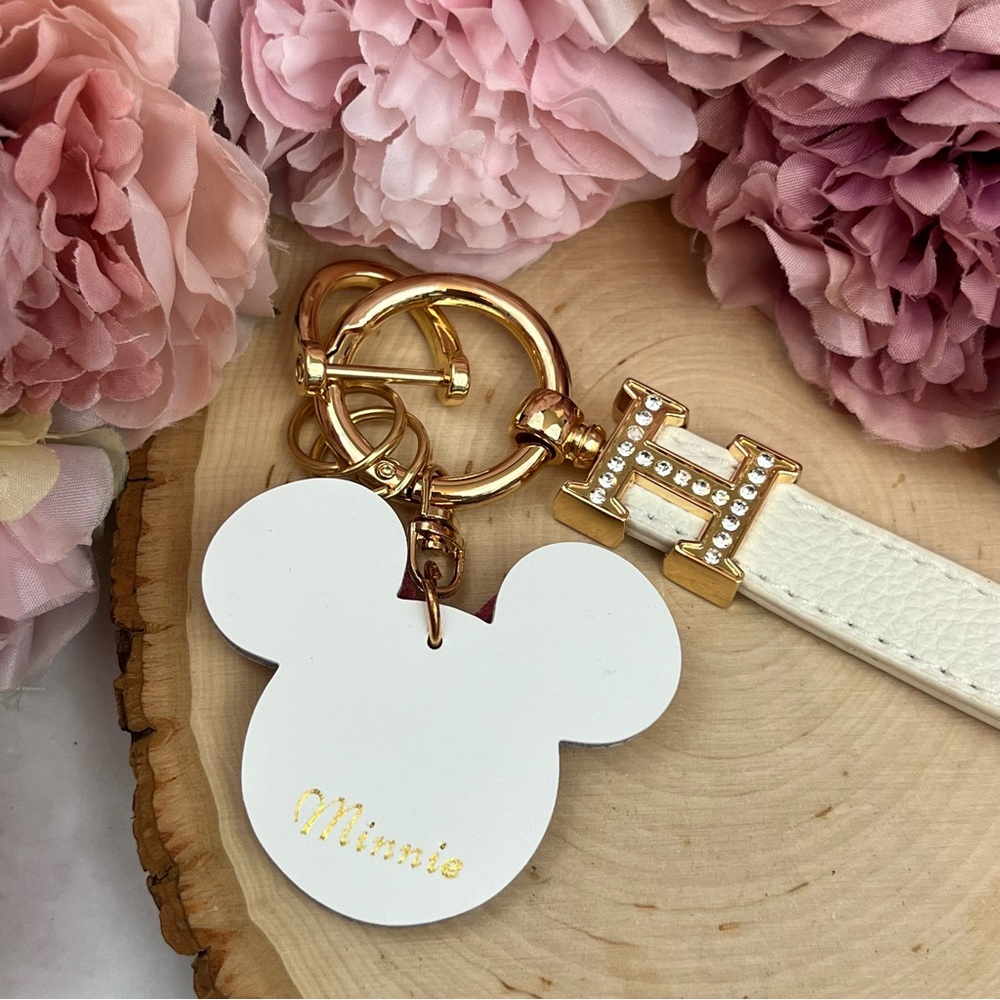 Gorgeous White Leather Minnie Mouse with Wrist Strap Key Fob Keychain - Picture 11 of 16